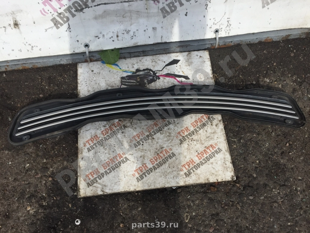 Решетка в капот на Mercedes-Benz E-Класс W210/S210 [рестайлинг] 99-02