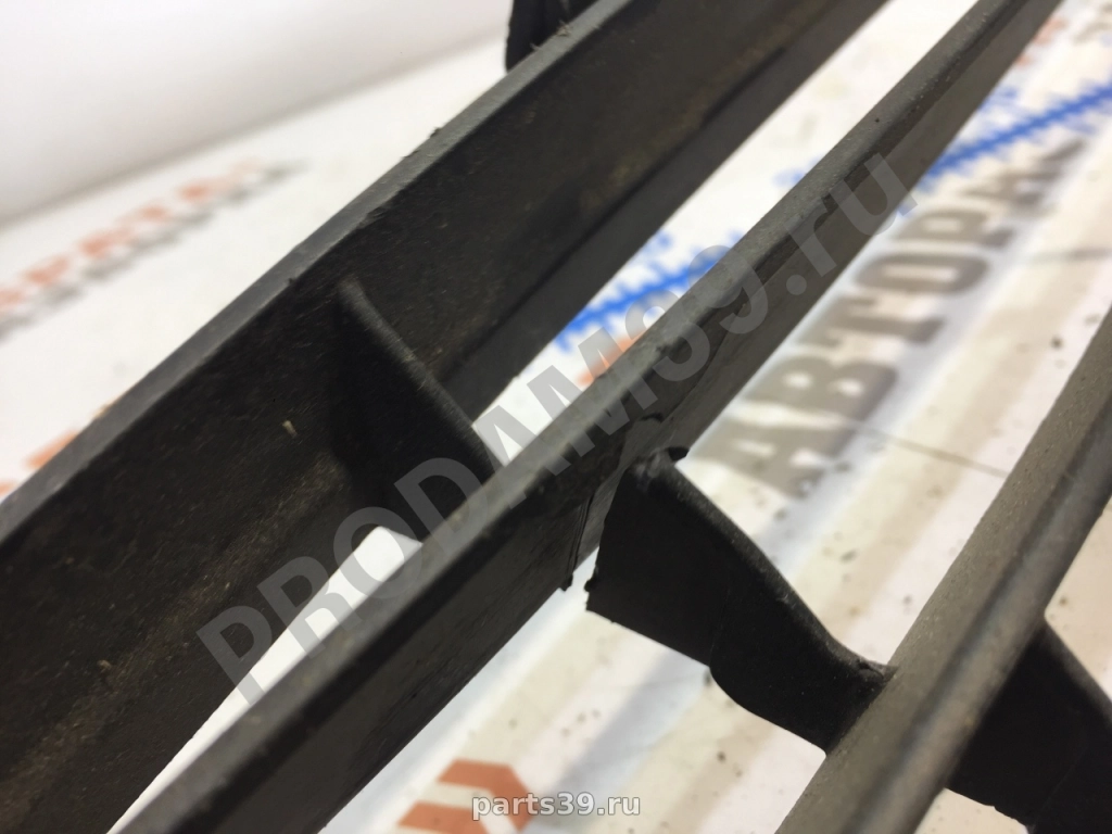 Решетка бампера на Toyota Corolla E150 [рестайлинг] 08-13