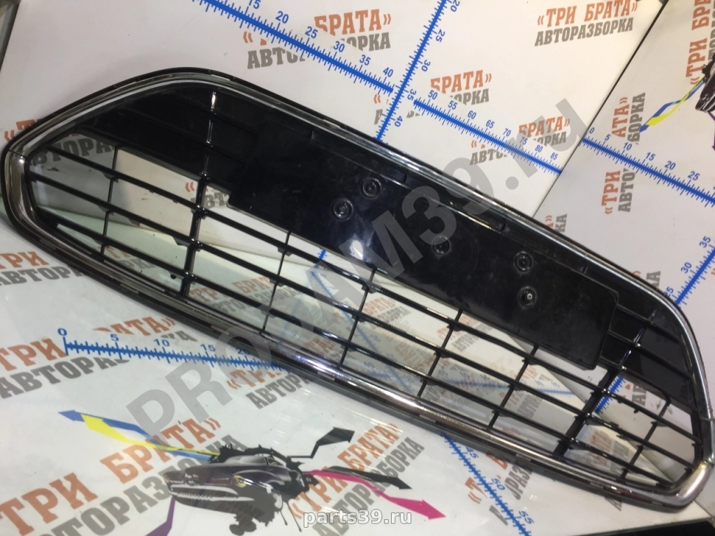 Решетка бампера на Ford Mondeo 4 поколение [рестайлинг] 10-15