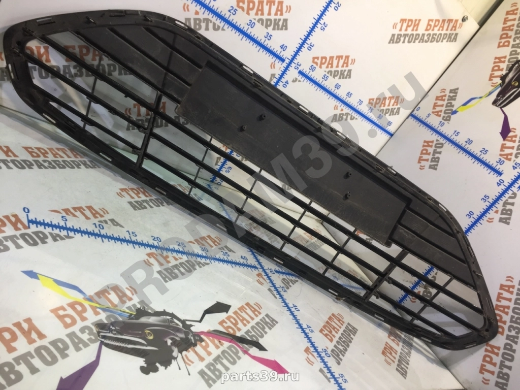 Решетка бампера на Ford Mondeo 4 поколение [рестайлинг] 10-15