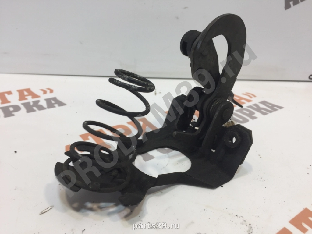 Замок капота центральный