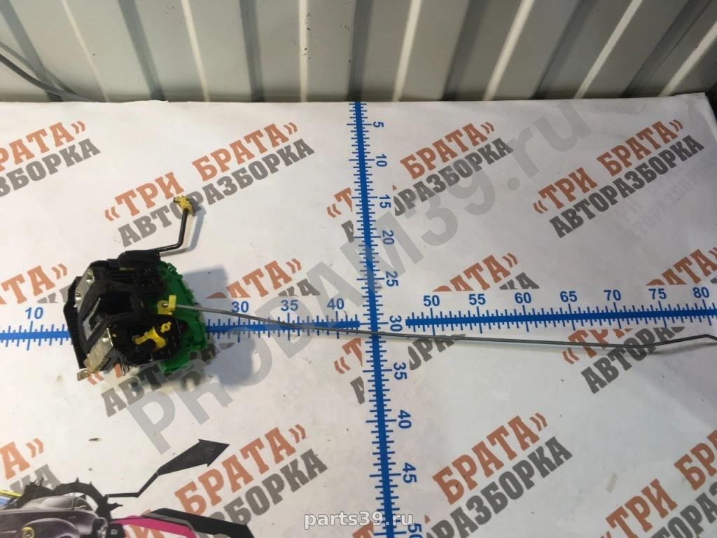 Замок двери задний левый