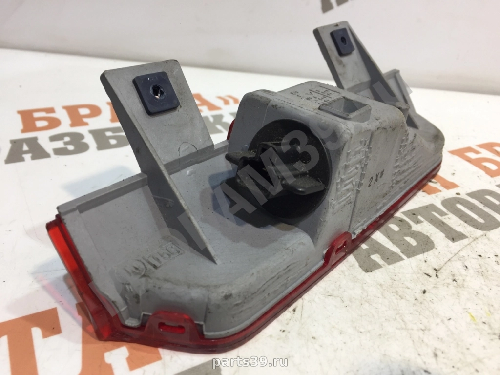 Дополнительный стоп на Toyota RAV4 2 поколение 00-03