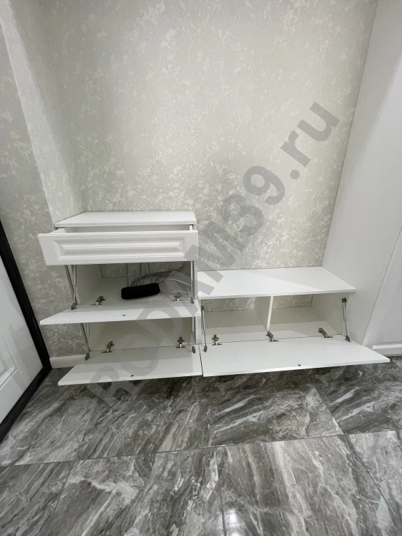 Распашной шкаф