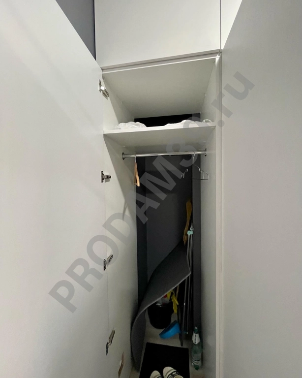 Распашной шкаф