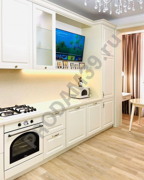 Кухня в светлых тонах от студии Mykitchen