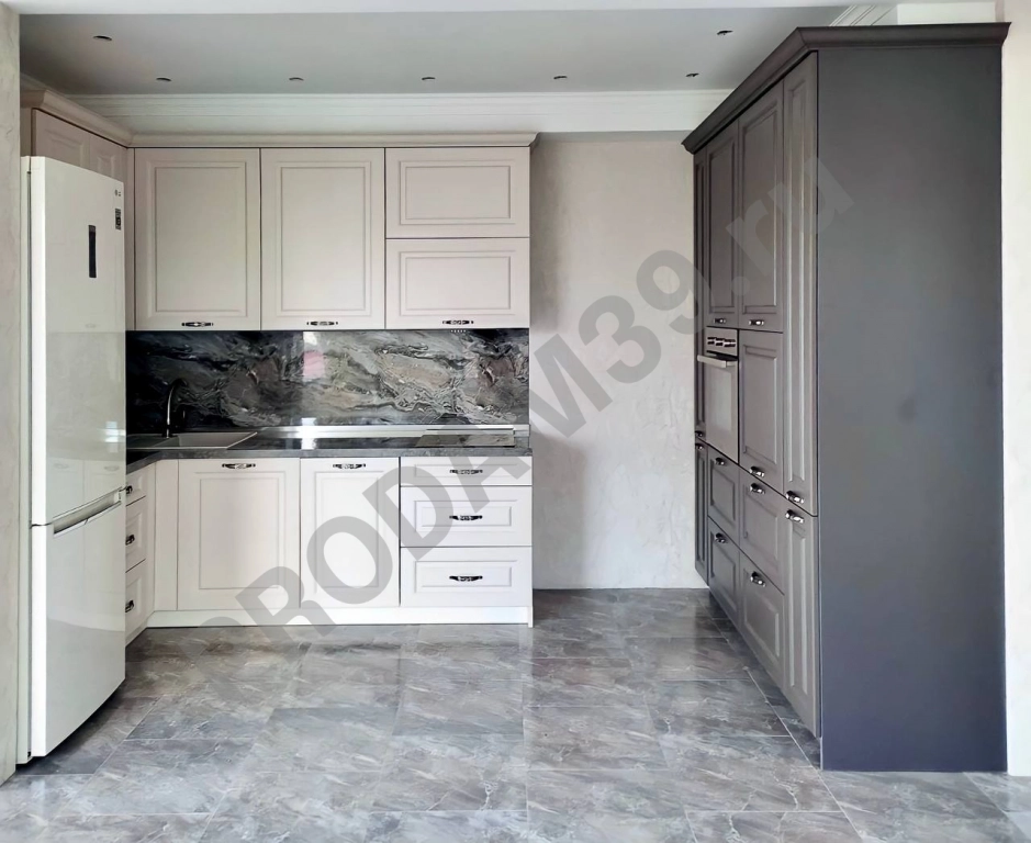 Кухня, которая состоит из двух частей от студии Mykitchen