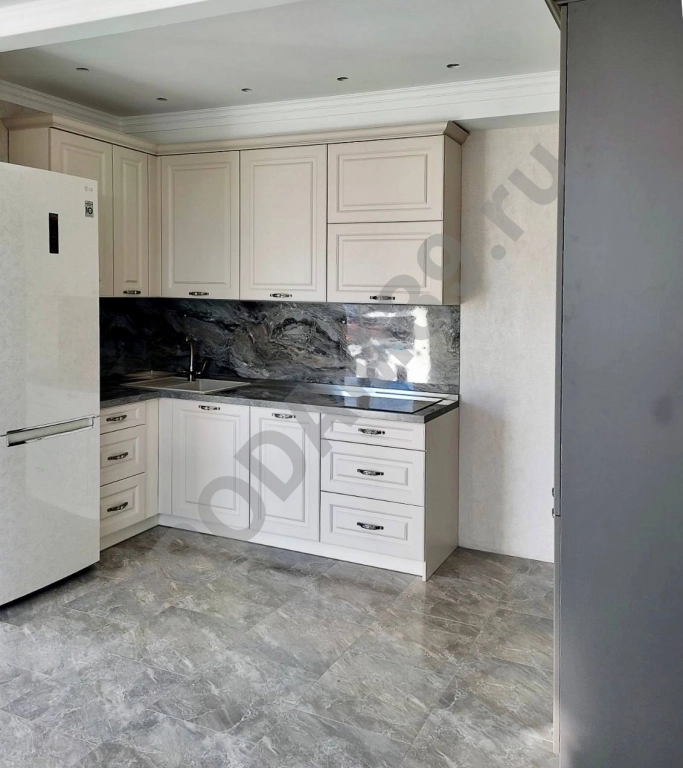 Кухня, которая состоит из двух частей от студии Mykitchen