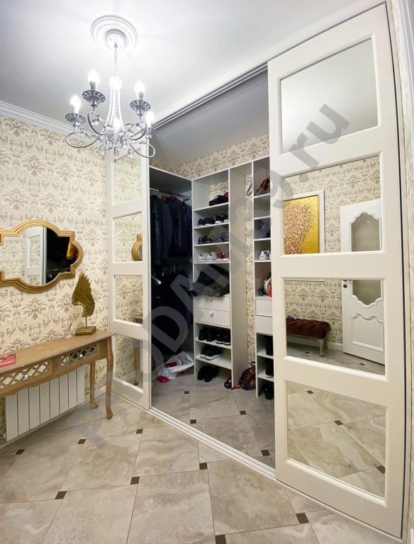 Гардеробная комната от студии мебели Mykitchen