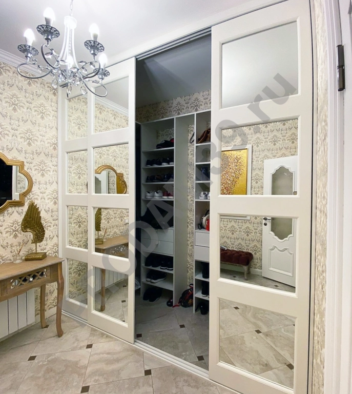 Гардеробная комната от студии мебели Mykitchen