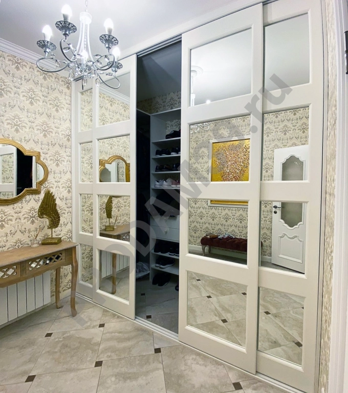 Гардеробная комната от студии мебели Mykitchen