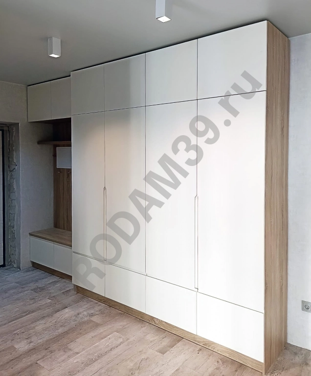 Шкаф в прихожую от студии мебели Mykitchen
