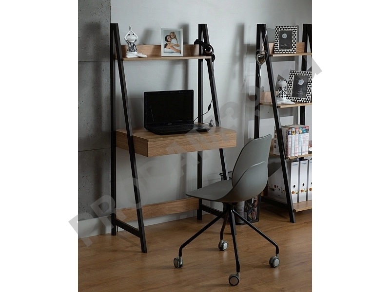 Стол компьютерный MATIS B