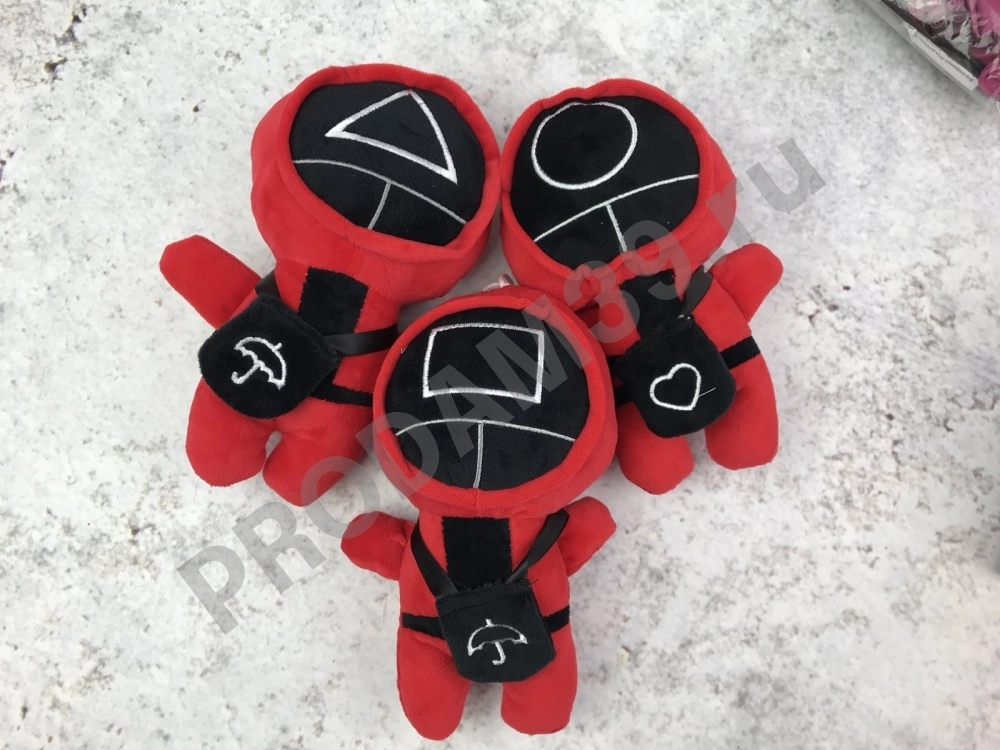 Мягкая игрушка охранник (игра в кальмара)