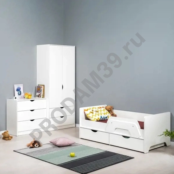 Шкаф, комод, кровать детские, белый