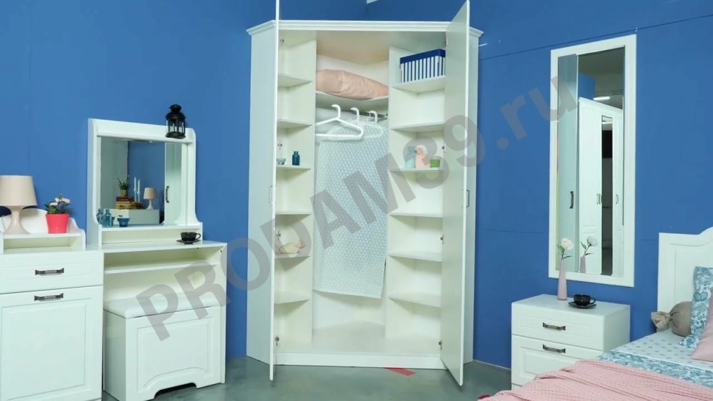 Шкаф угловой 