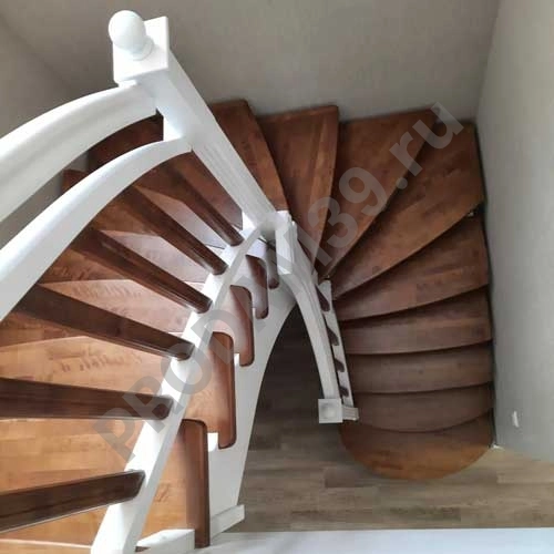 Изготавливаем лестницы по индивидуальному проекту в Калининграде