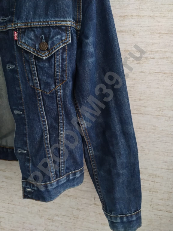 Женская джинсовая куртка Levis б. у. 44 размер