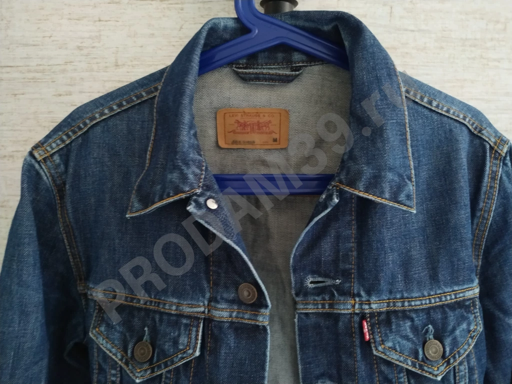 Женская джинсовая куртка Levis б. у. 44 размер