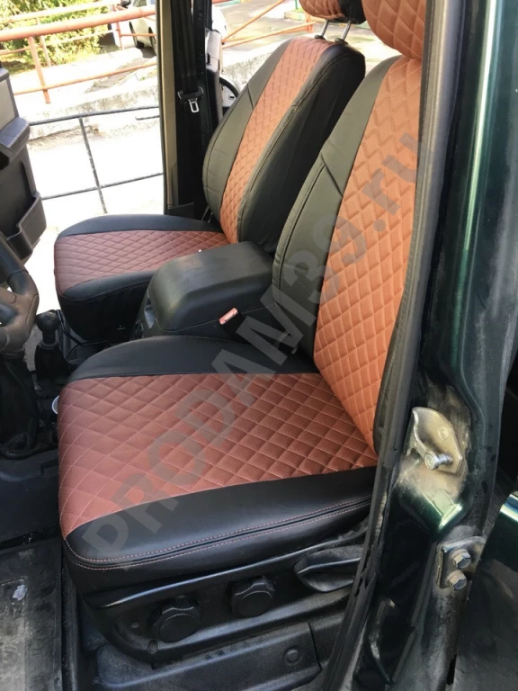 Чехлы УАЗ из экокожи РОМБ, разные цвета