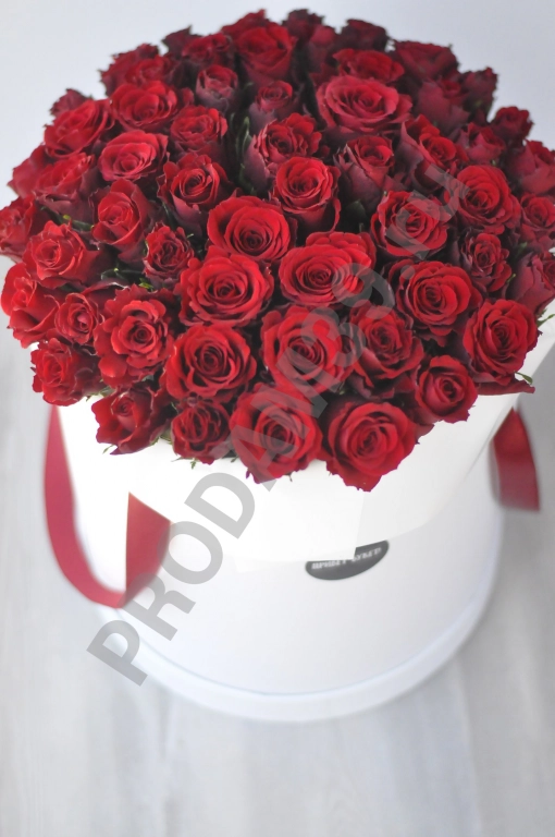 Шляпная коробка «Люкс» из 51 розы с мелким бутоном