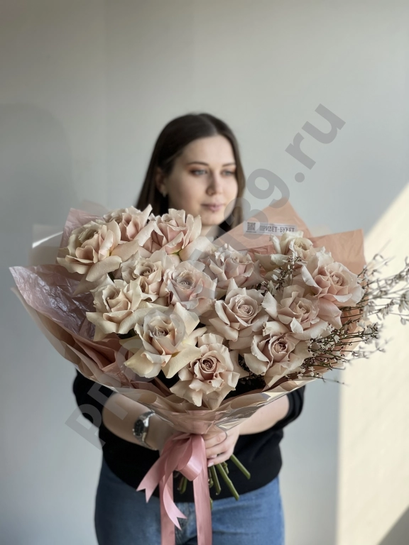 Вывернутые розы сорта Quicksand