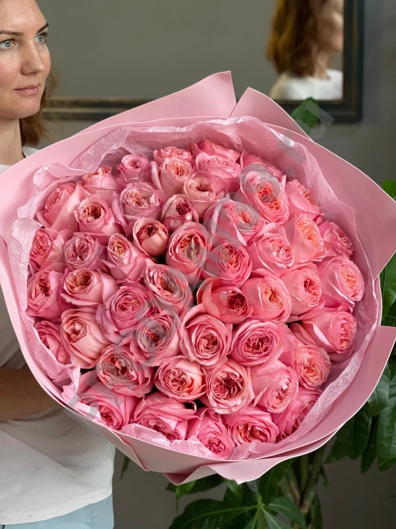 Пионовидная роза Пинк Экспрешн