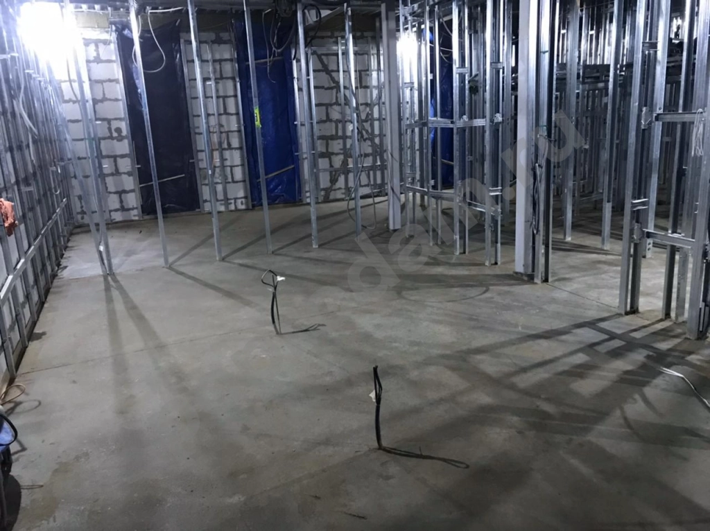 Полусухая стяжка пола под ключ. Выравнивание пола. Быстро. недорого. Немецкое оборудование