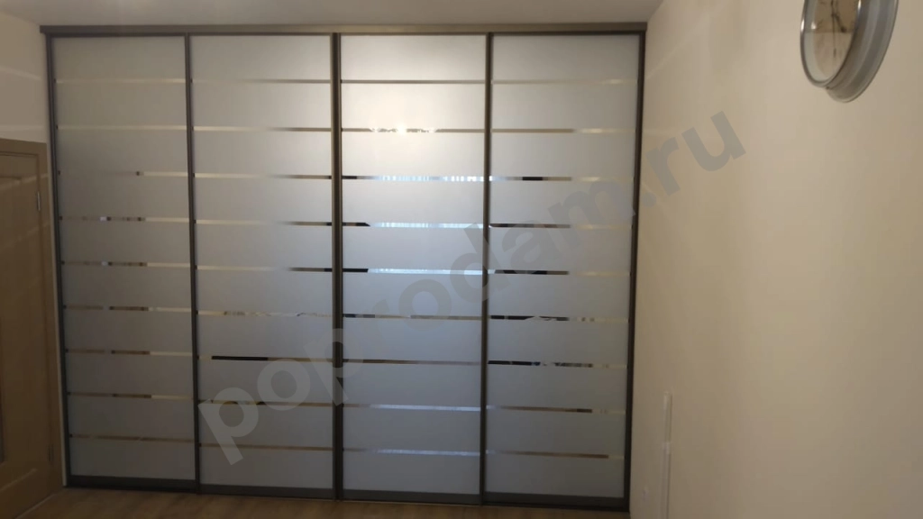 Шкаф купе встроенный с пескоструйным рисунком