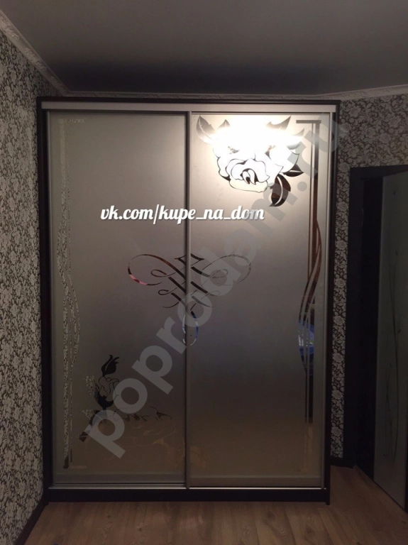 Шкаф купе с пескоструйным рисунком на заказ