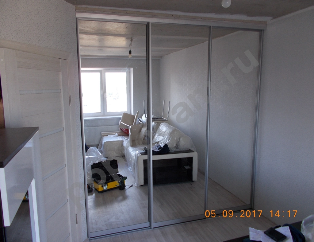 Гардеробная с П-образным наполнением