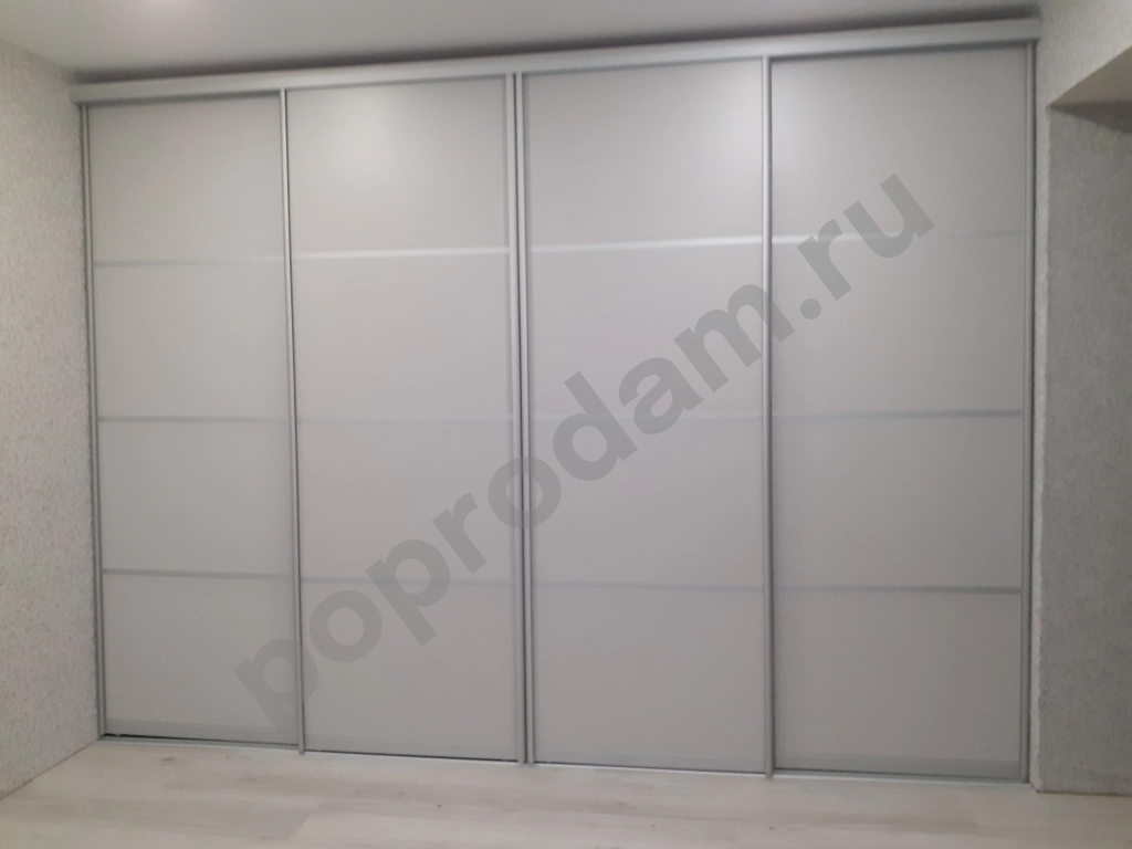 Шкаф купе встроенный, двери ЛДСП с разделителями