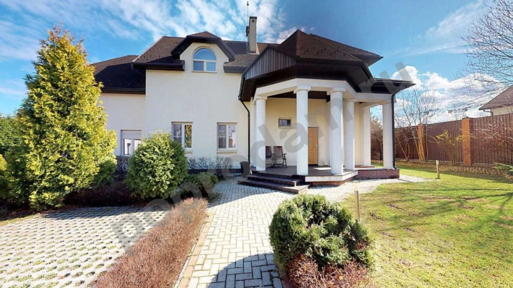 Дом в Москва Марушкинское поселение, д. Крекшино, ул. Свободы, 4 (280 кв.м)