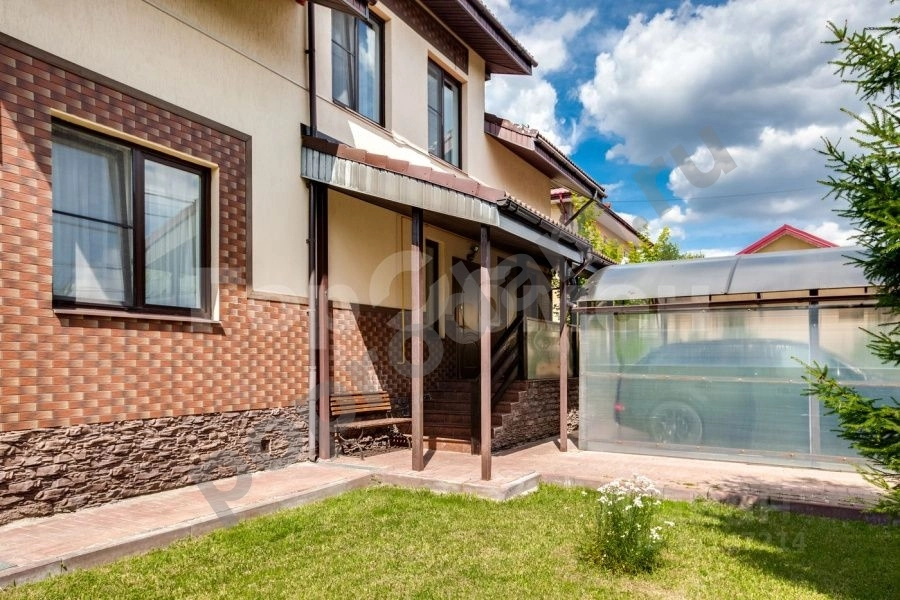 Дом в Москва Марушкинское поселение, д. Власово, ул. Юбилейная, 93 (259 кв.м)