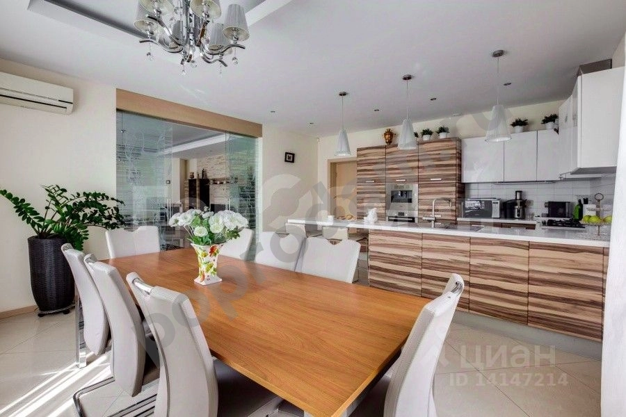 Дом в Москва Марушкинское поселение, д. Власово, ул. Юбилейная, 93 (259 кв.м)