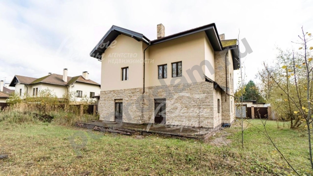 Дом в Москва Марушкинское поселение, д. Власово, ул. Мирная, 5с1 (530 кв.м)