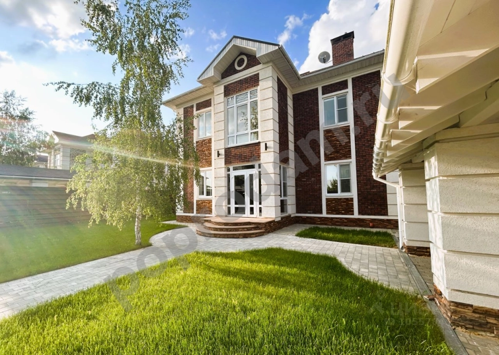 Дом в Москва Краснопахорское поселение, д. Шарапово, Усадьба Шарапово кп,  (250 кв.м)