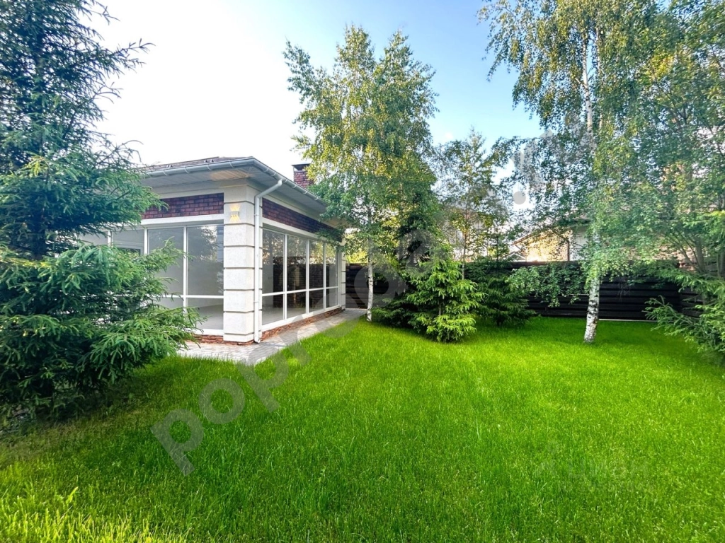 Дом в Москва Краснопахорское поселение, д. Шарапово, Усадьба Шарапово кп,  (250 кв.м)