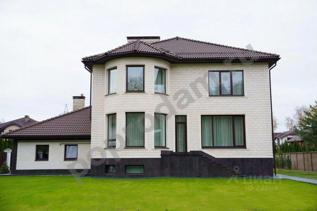 Дом в Москва Краснопахорское поселение, д. Софьино, ул. Луговая, 67 (453 кв.м)