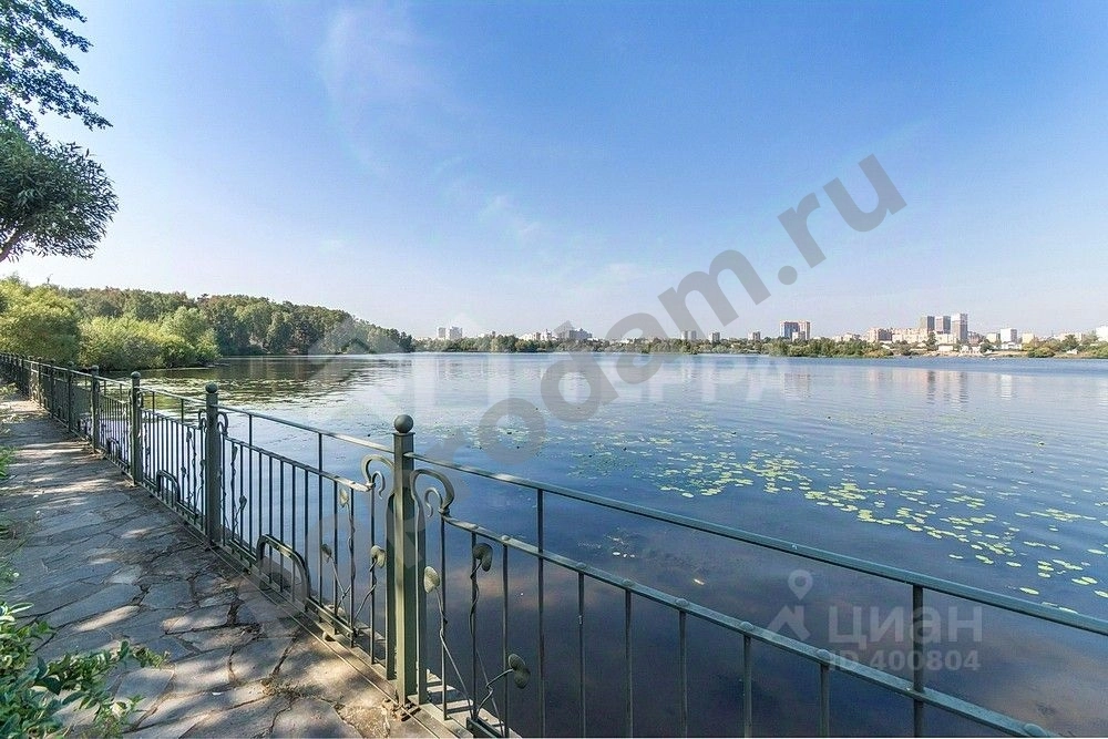 Дом в Москва д. Мякинино,  (700 кв.м)