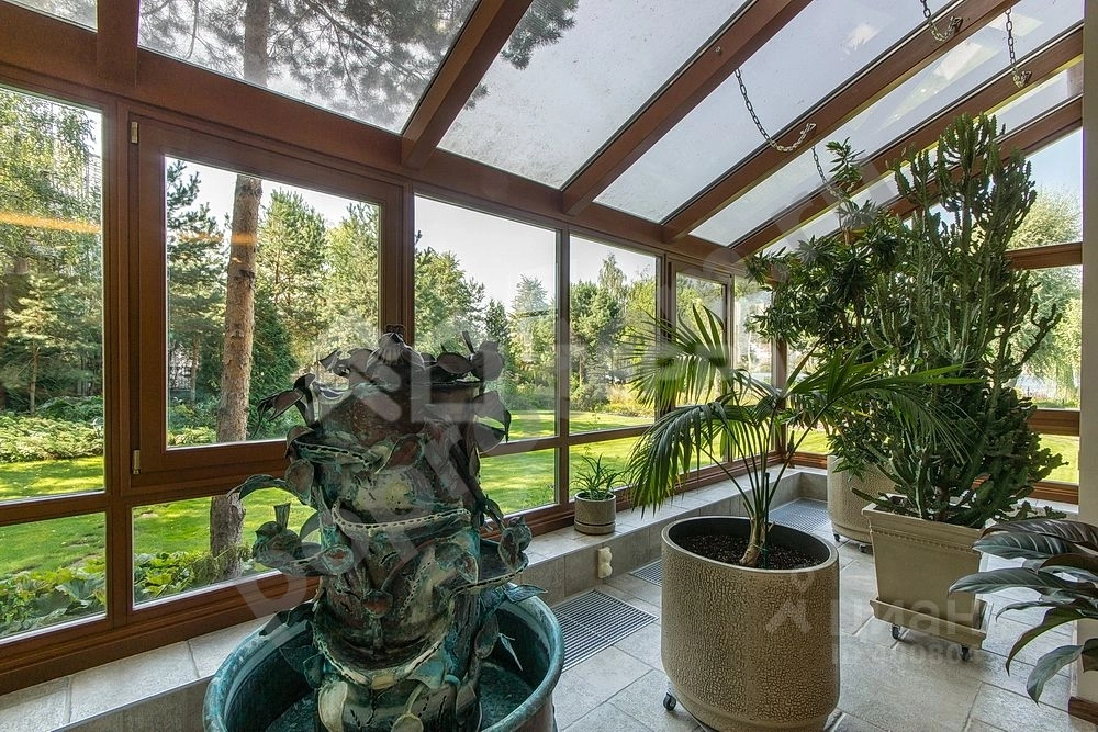 Дом в Москва д. Мякинино,  (700 кв.м)