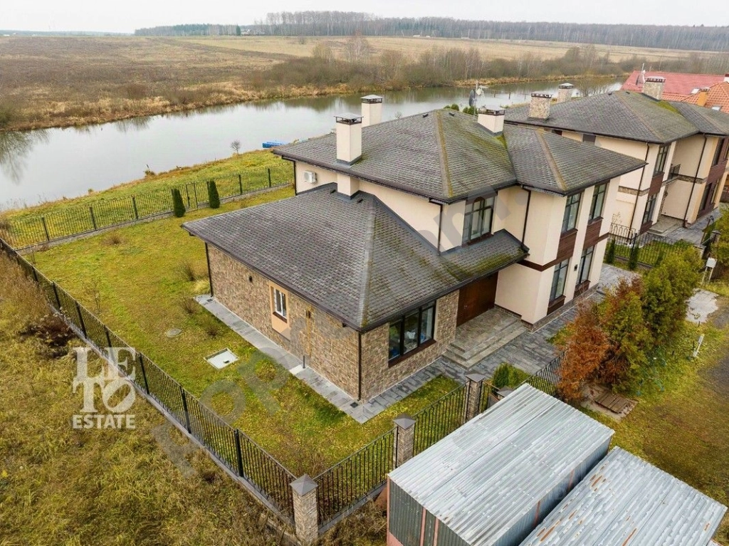 Дом в Москва Вороновское поселение, д. Рыжово, 71 (273 кв.м)