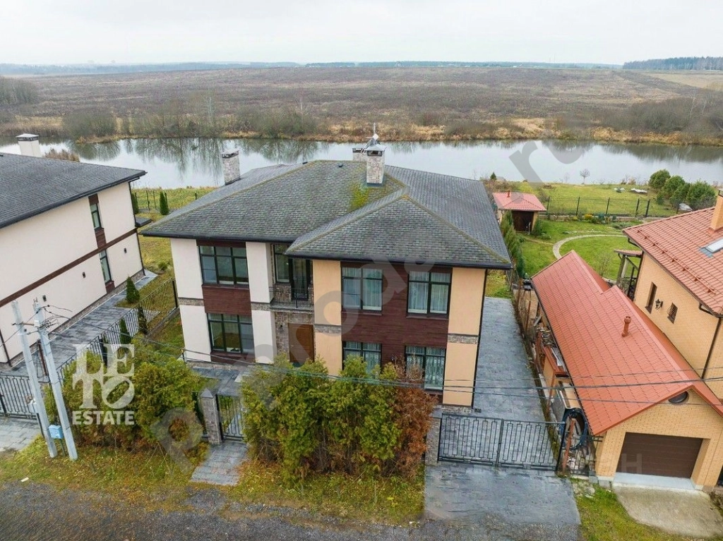 Дом в Москва Вороновское поселение, д. Рыжово, 70 (260 кв.м)