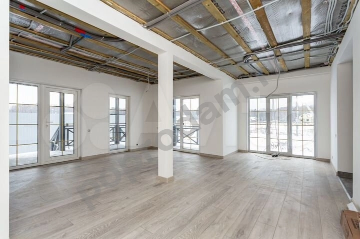 Дом 160 кв.м на участке 8 сот.