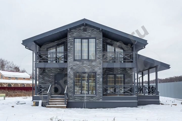 Дом 160 кв.м на участке 8 сот.