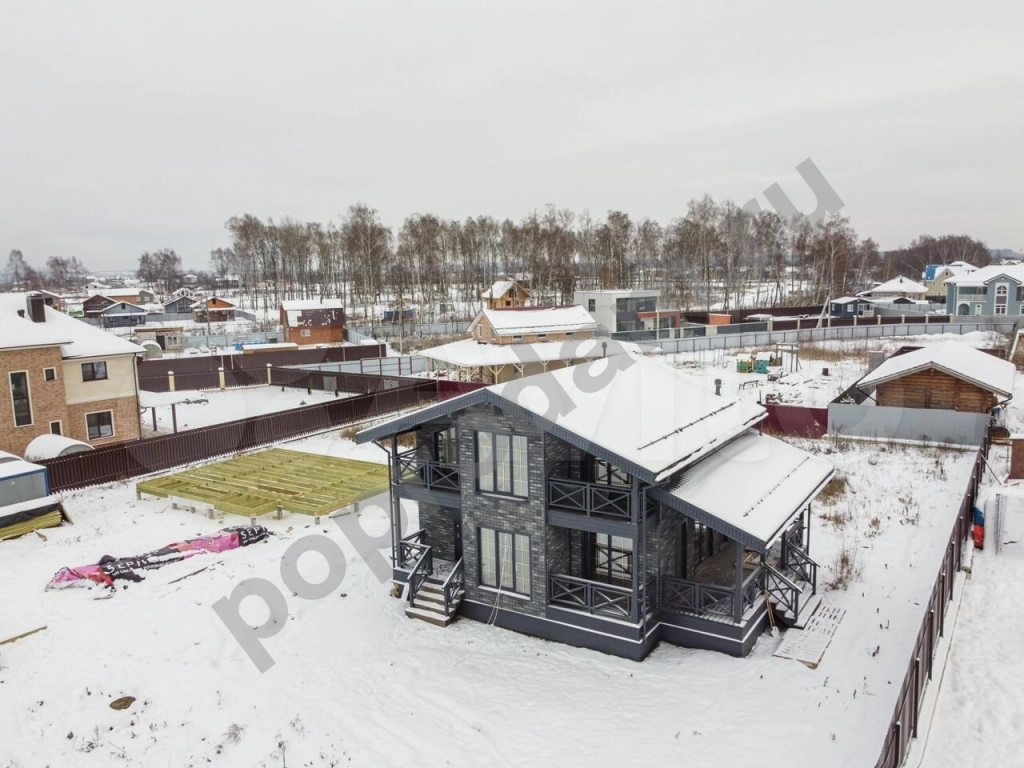 Дом 160 кв.м на участке 8 сот.