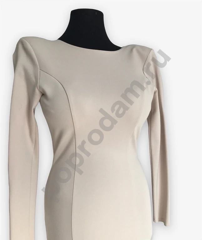 Бежевое рельефное платье-футляр от Lov2lov