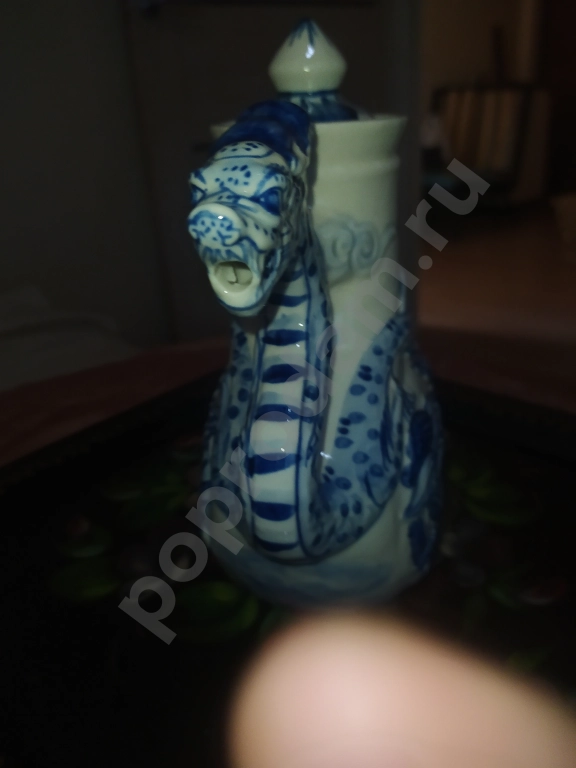 Чайник заварочный с рельефным декором, фарфор, роспись, Китай, 1990-2010 гг.