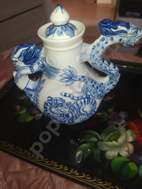 Чайник заварочный с рельефным декором, фарфор, роспись, Китай, 1990-2010 гг.