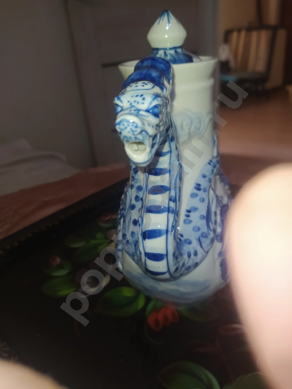 Чайник заварочный с рельефным декором, фарфор, роспись, Китай, 1990-2010 гг.